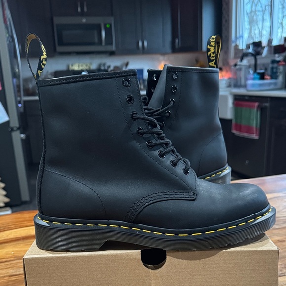 Dr. Martens Black Boots- MENS SIZE 9 // WOMENS SIZE 10 - Picture 2 of 7